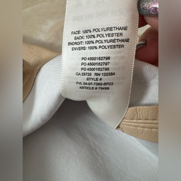 ARITZIA WILFRED Elegant Cream Faux Leather Mini Skirt (US 00) - Picture 4 of 7